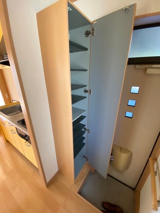 物件内観写真8　(靴箱)