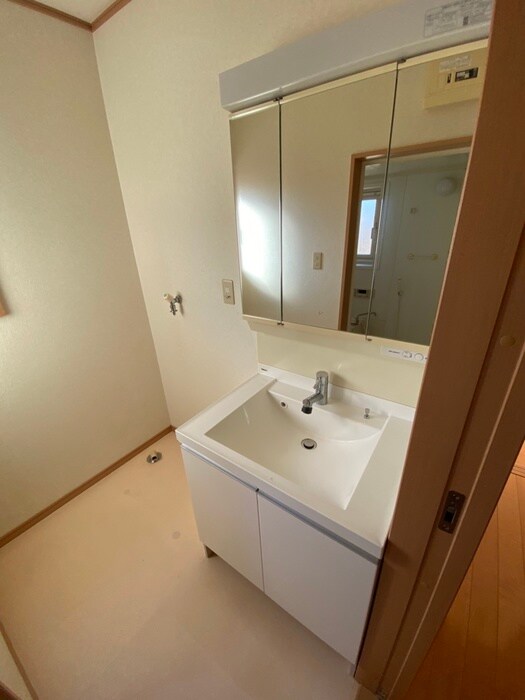 物件内観写真11　(洗面)