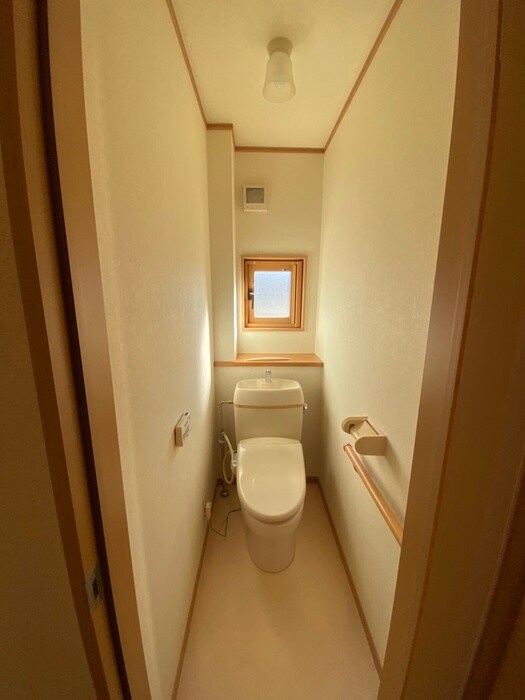 物件内観写真14　(トイレ)