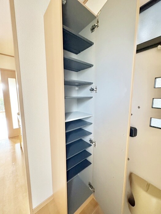 物件内観写真15　(靴箱)