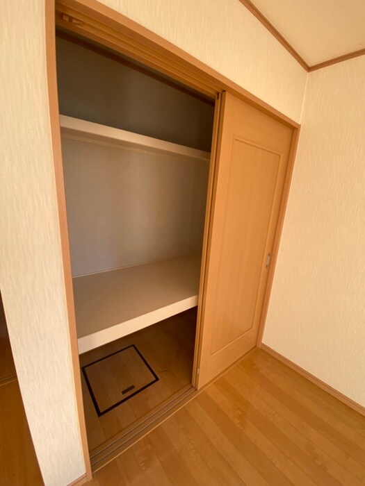 物件内観写真16　(収納)
