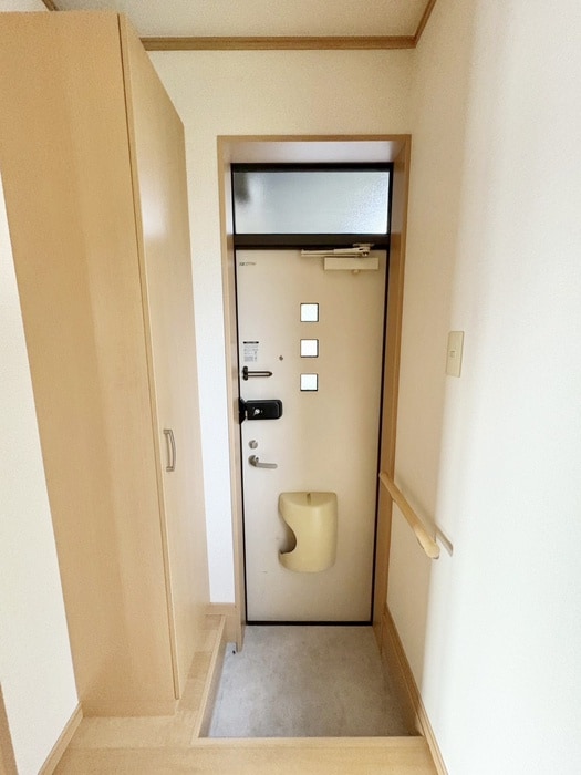 物件内観写真16　(玄関)