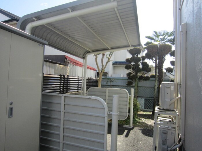 物件外観写真2　(駐輪場)