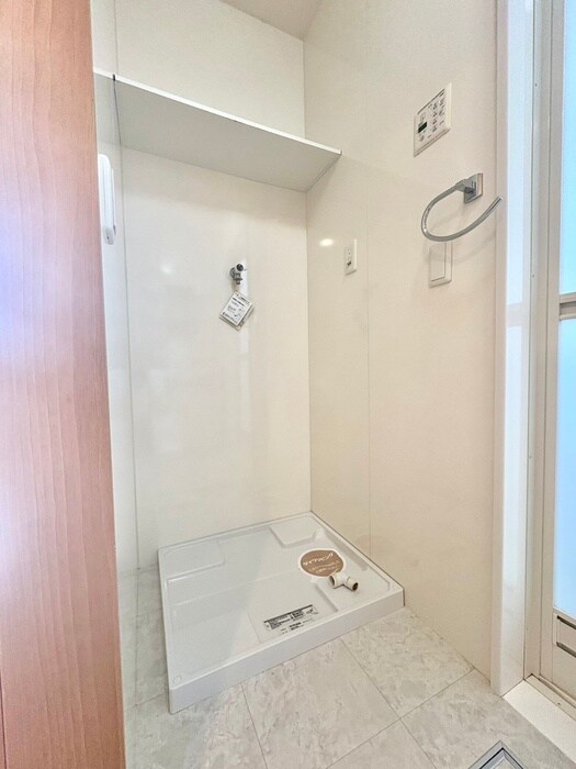 物件内観写真16　(洗濯機置場)