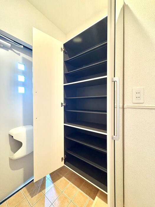 物件内観写真19　(靴箱)