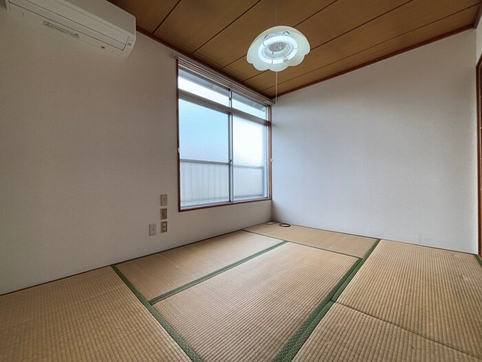 物件内観写真2　(居室)