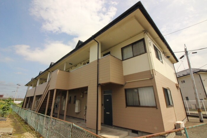 物件外観写真3　(エントランス部分)