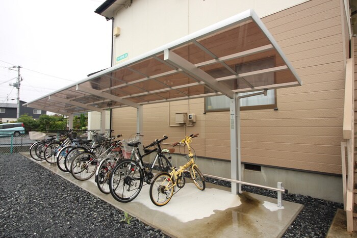 物件外観写真6　(駐輪場)