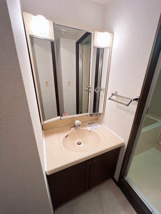 物件内観写真11　(洗面)