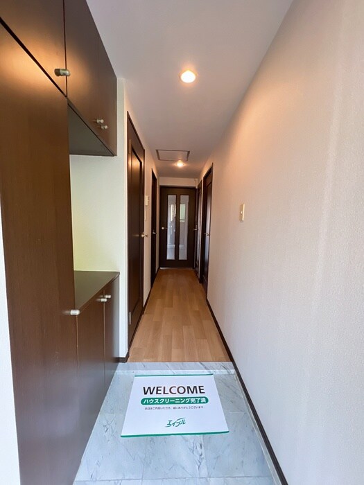 物件内観写真16　(玄関)