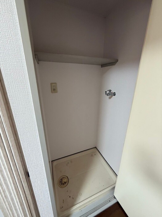 物件内観写真14　(洗濯機置場)