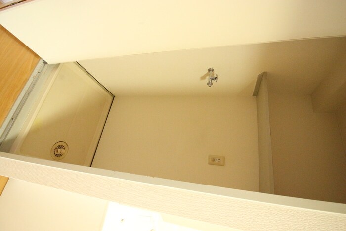 物件内観写真18　(洗濯機置場)