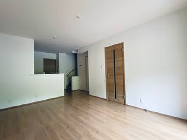 物件内観写真2　(居室)