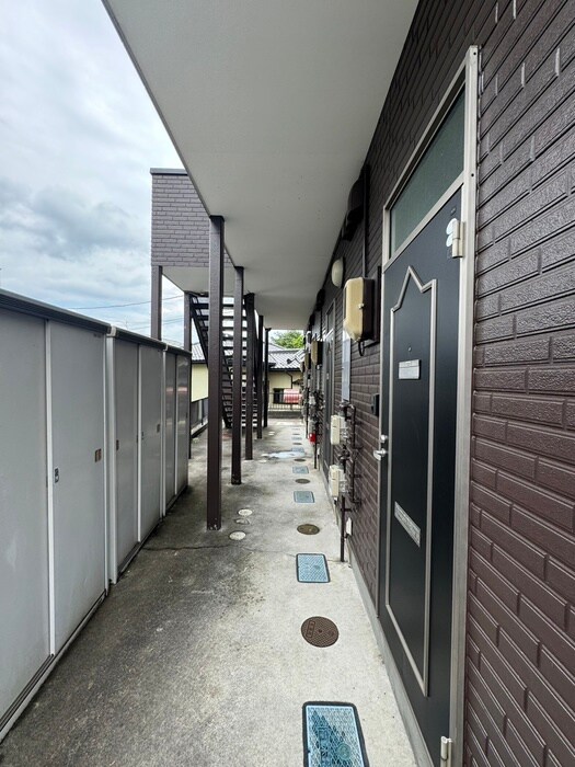 物件外観写真4　(エントランス部分)