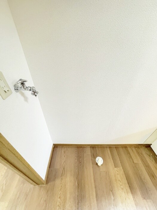 物件内観写真11　(洗濯機置場)