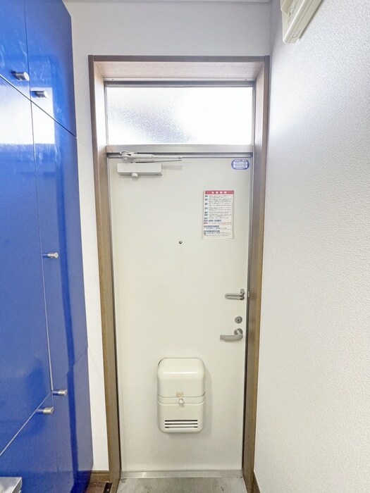 物件内観写真16　(玄関)