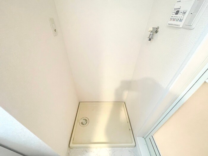 物件内観写真13　(洗濯機置場)