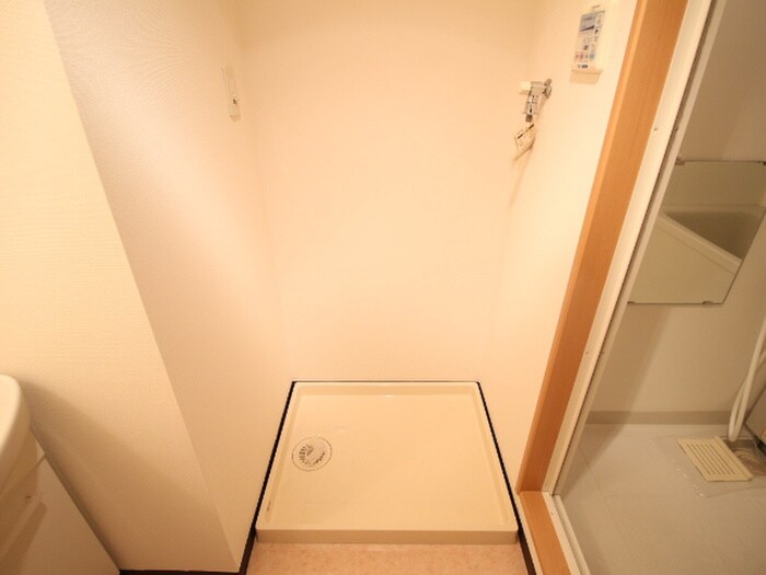 物件内観写真13　(洗濯機置場)