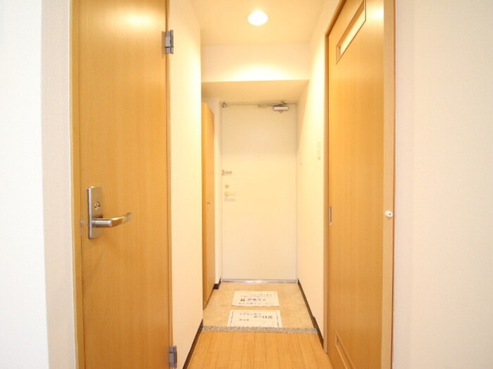 物件内観写真16　(玄関)