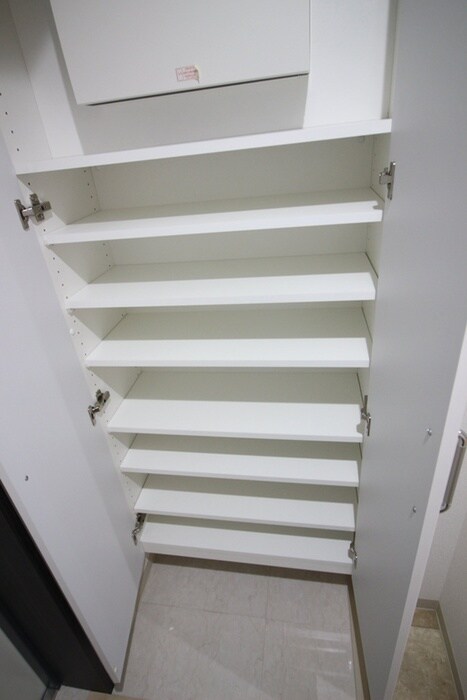 物件内観写真15　(靴箱)