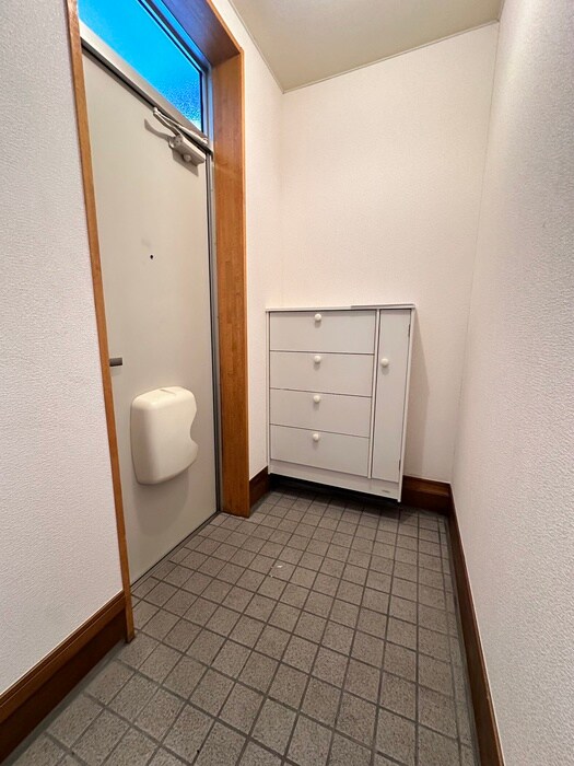 物件内観写真14　(玄関)