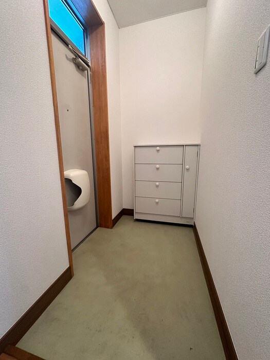 物件内観写真14　(玄関)