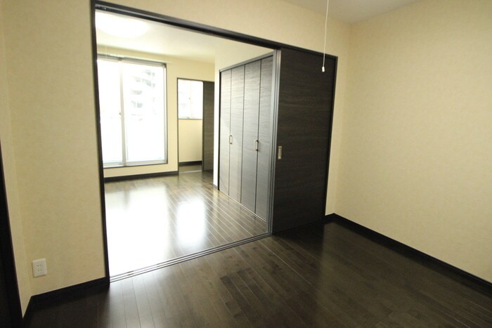 物件内観写真10　(居室)