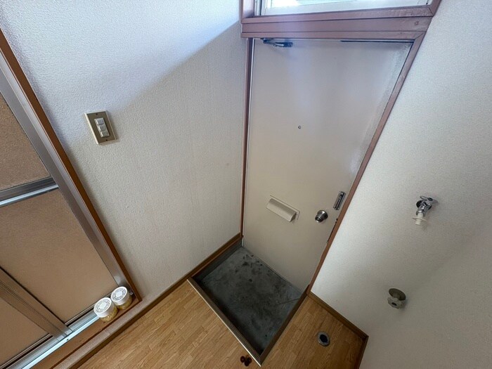 物件内観写真15　(玄関)