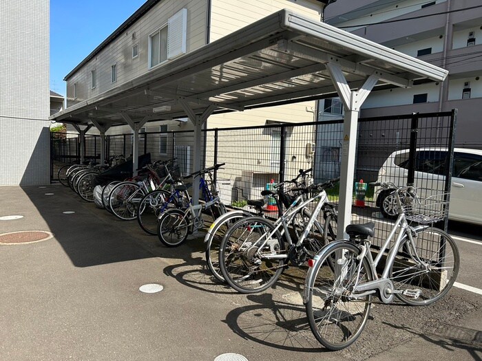 物件外観写真6　(駐輪場)