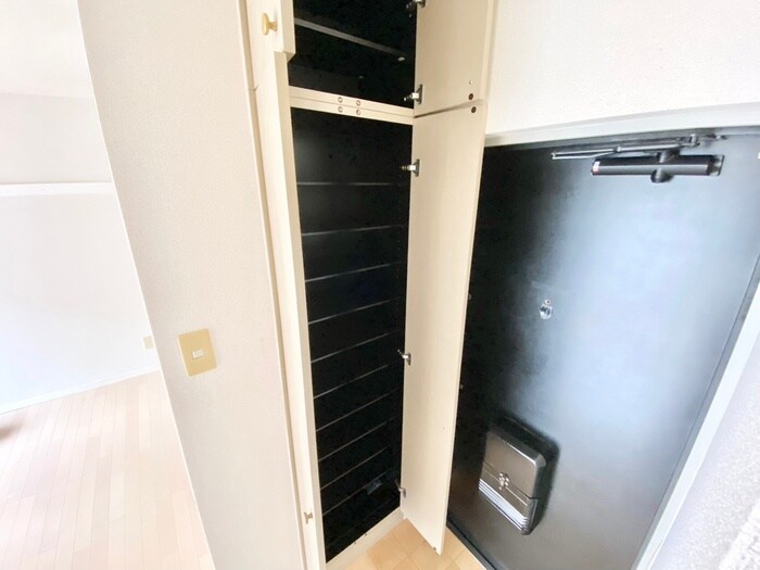 物件内観写真16　(靴箱)