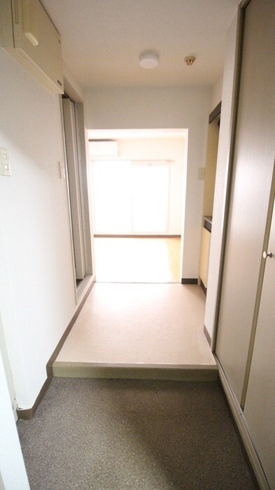 物件内観写真18　(廊下)