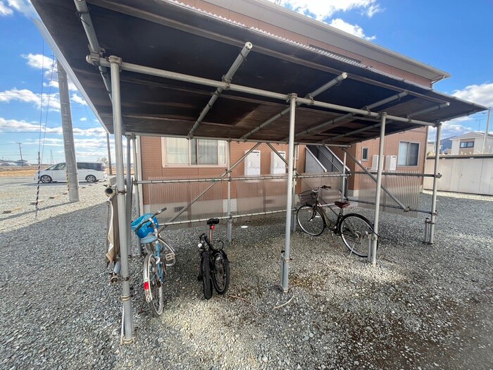 物件外観写真5　(駐輪場)