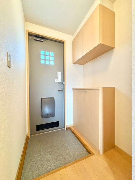 物件内観写真18　(玄関)
