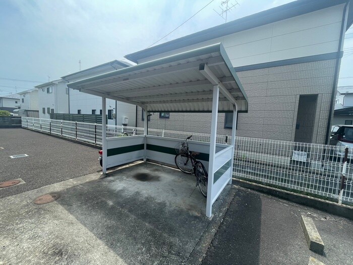 物件外観写真3　(駐輪場)