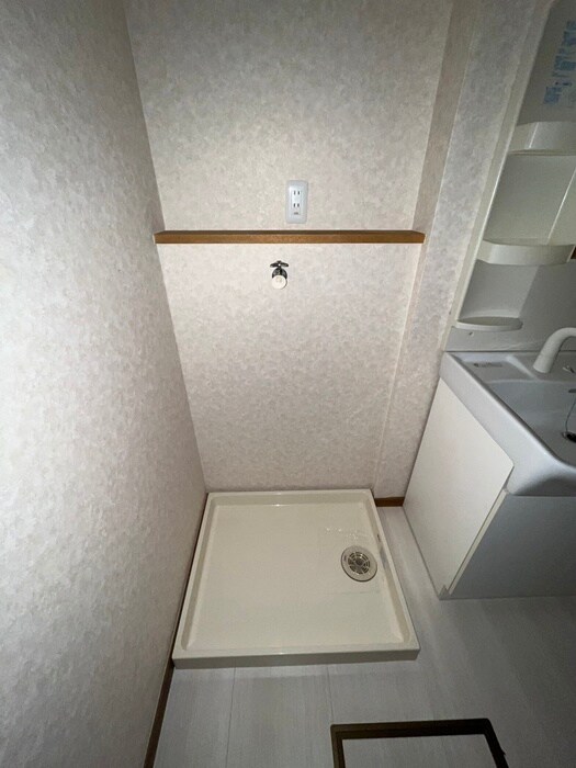 物件内観写真13　(洗濯機置場)