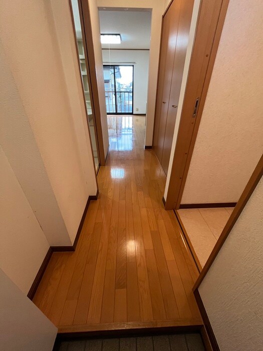 物件内観写真16　(廊下)