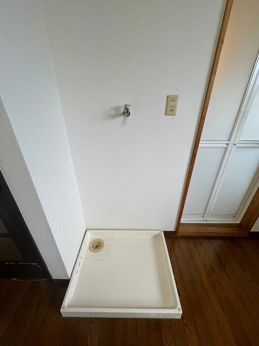 物件内観写真15　(洗濯機置場)