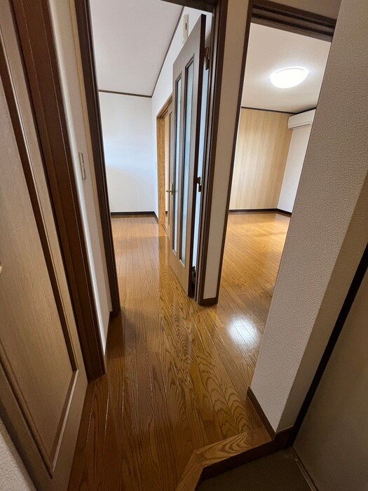 物件内観写真16　(廊下)