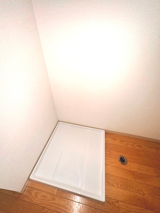 物件内観写真15　(洗濯機置場)