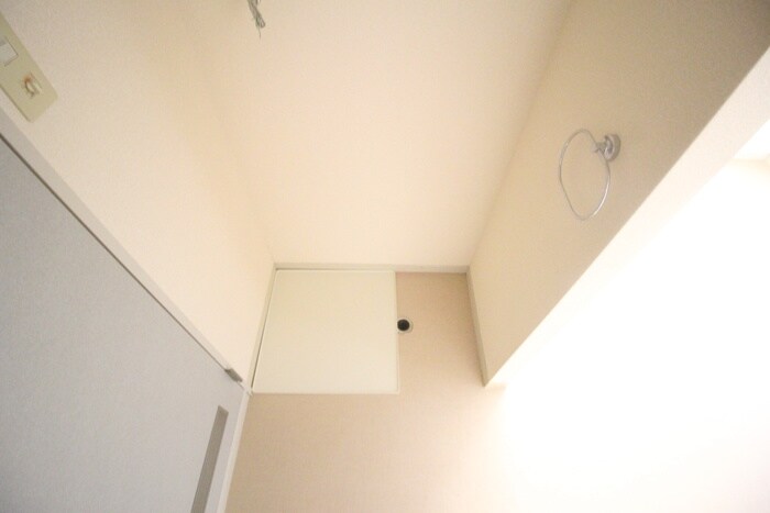 物件内観写真16　(洗濯機置場)