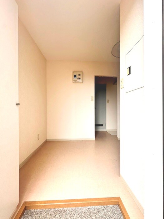 物件内観写真18　(玄関)