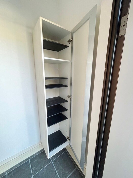 物件内観写真15　(靴箱)