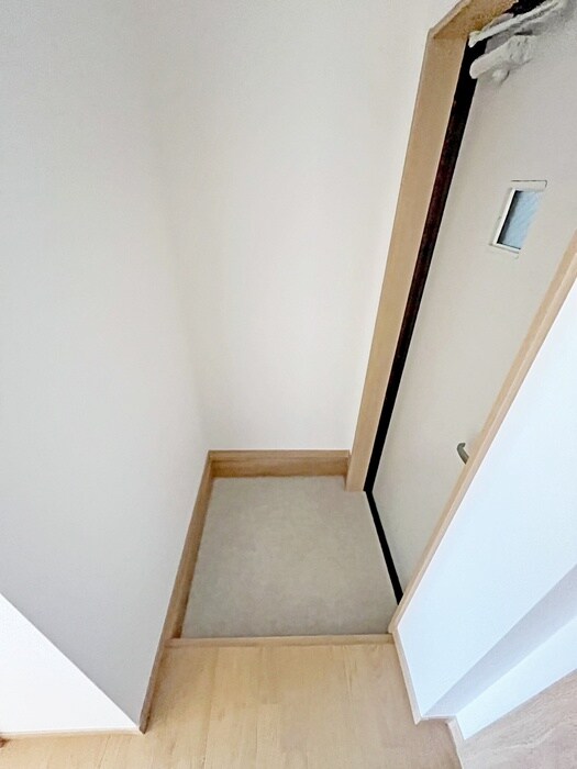 物件内観写真16　(玄関)
