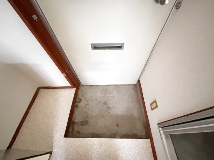 物件内観写真11　(玄関)