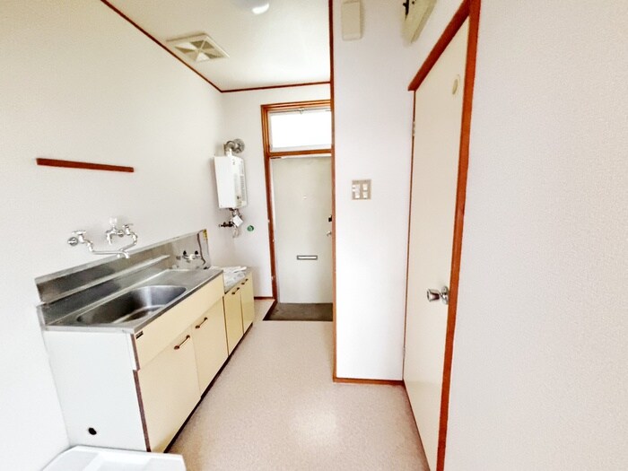 物件内観写真12　(廊下)