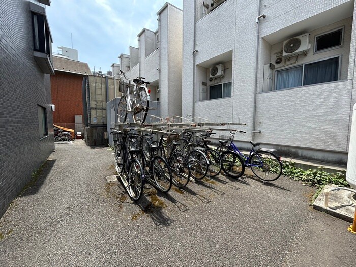 物件外観写真5　(駐輪場)