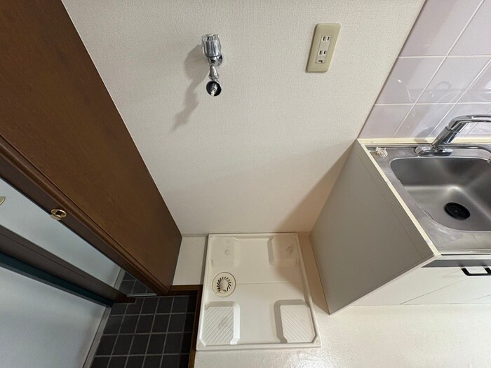 物件内観写真14　(洗濯機置場)