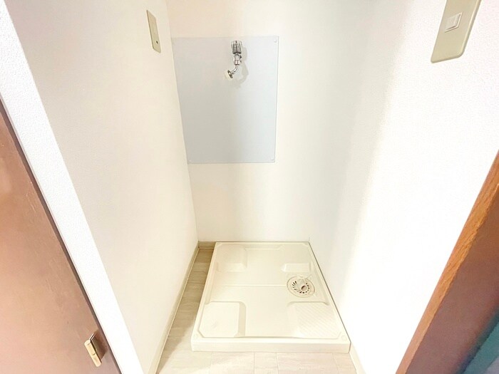 物件内観写真14　(洗濯機置場)