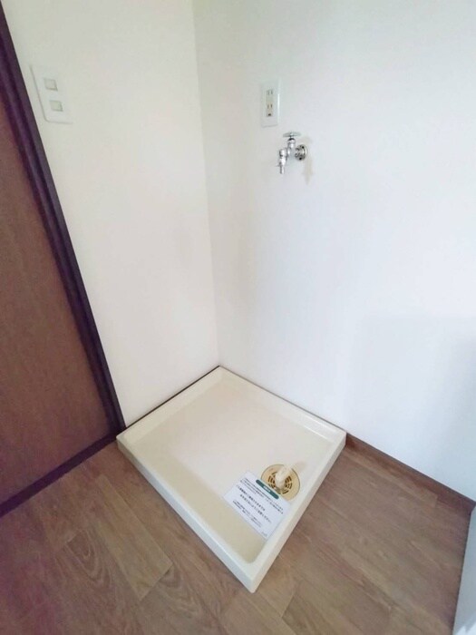 物件内観写真21　(洗濯機置場)