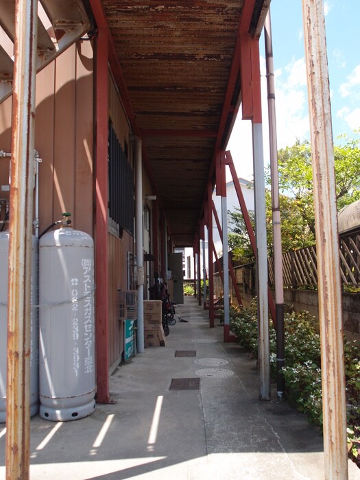 物件外観写真3　(エントランス部分)